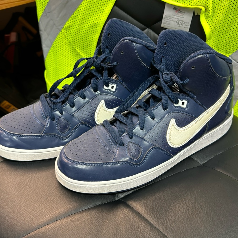 Nike son of force size 11.5 men’s